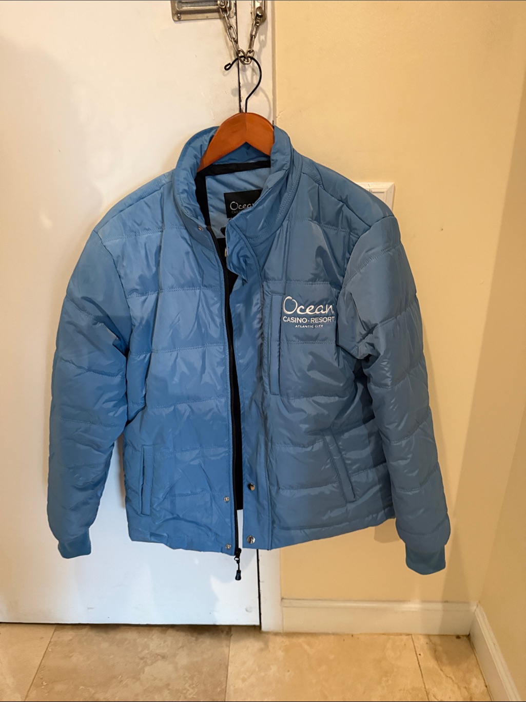 Ocean Casino Resort Woman Or Men's Light Blue Quilted Puffer Felt Lined